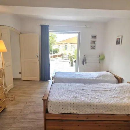 2 Pieces Climatise Avec Terrasse Et Parking, Proche Centre - Fr-1-780-84 Daire