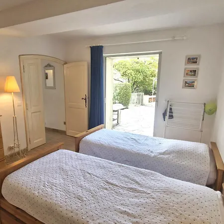 2 Pieces Climatise Avec Terrasse Et Parking, Proche Centre - Fr-1-780-84 Apartment *