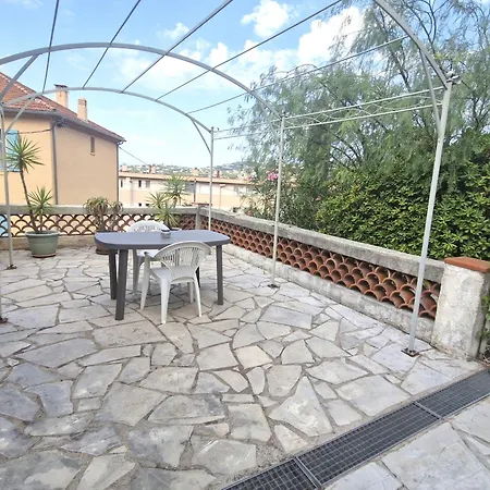 2 Pieces Climatise Avec Terrasse Et Parking, Proche Centre - Fr-1-780-84 Апартаменти